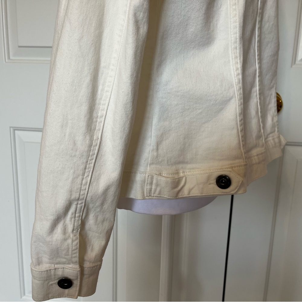 Women's White Denim Jacket - Picture 5 of 10
